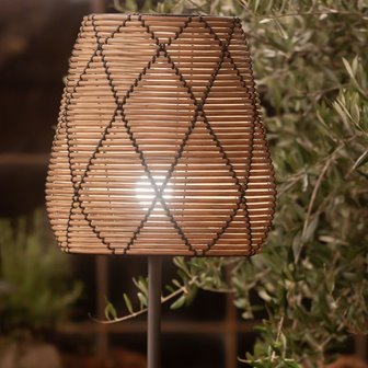 Zewnętrzna lampa stojąca boho z abażurem Lollo detal